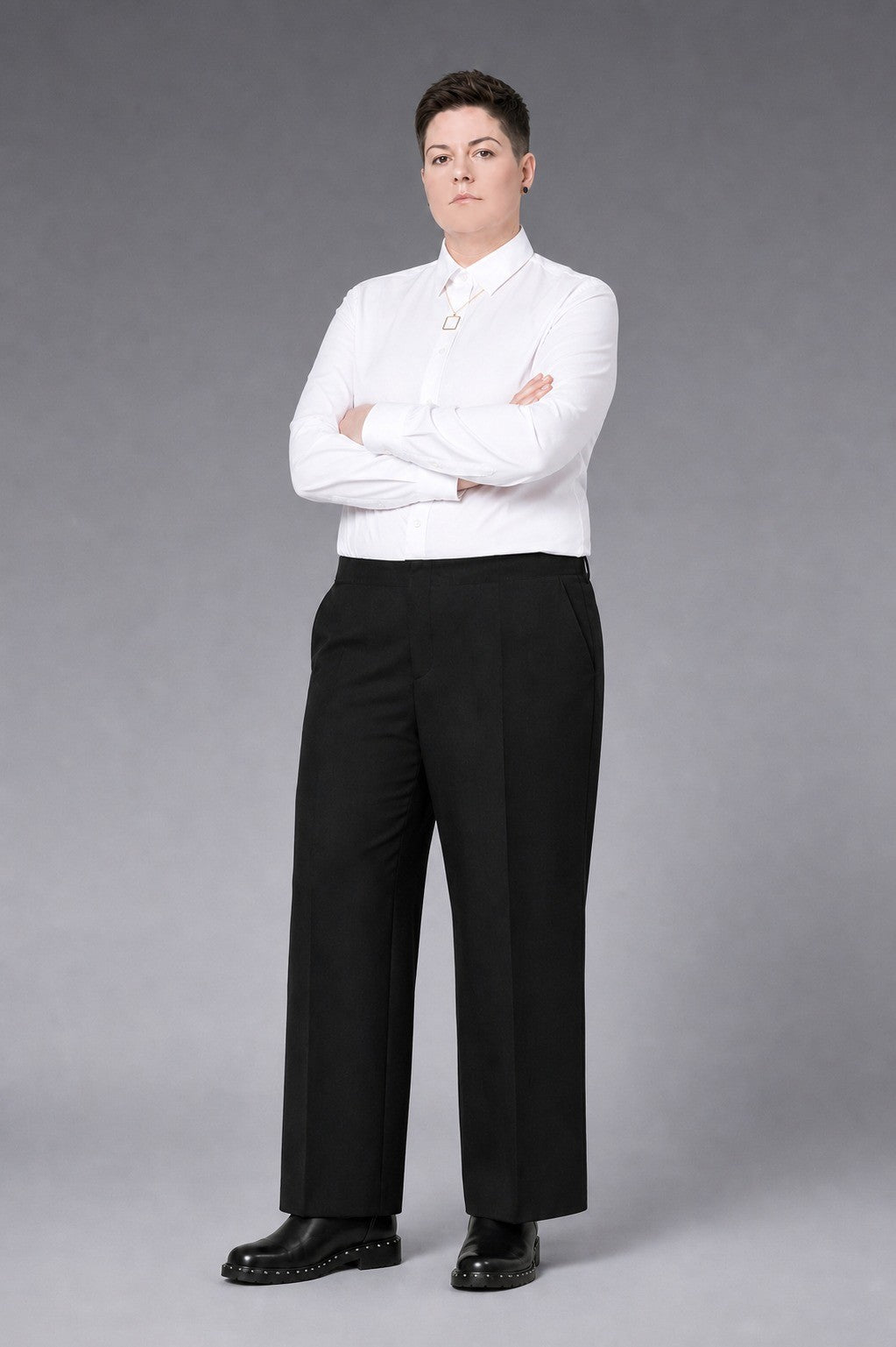 100/2 Liquid-Ammonia Twill — The Iron-Free Command Shirt — 11-CH0097_pmodel_gpt_04_V1-b