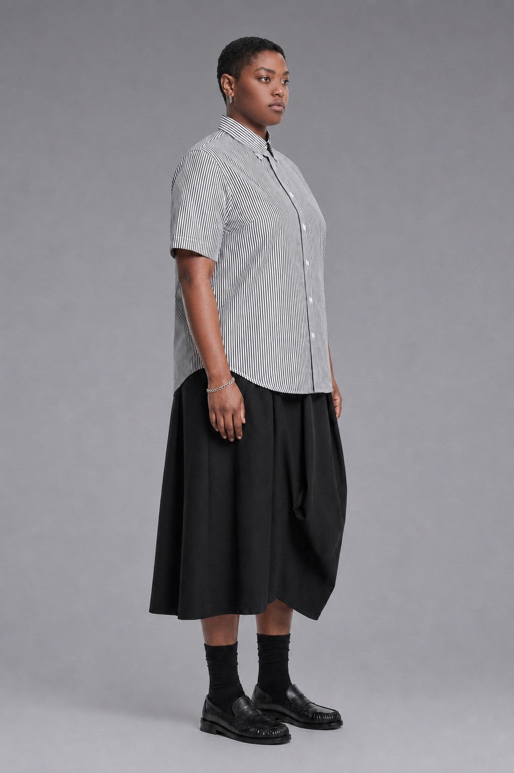 140/2 Ultra-Fine Stripe — The Silk-Touch Pinstripe Shirt in Black — 100% ultra-fine 140/2 cotton pinstripe dress shirt with liquid-silk finish, made to measure