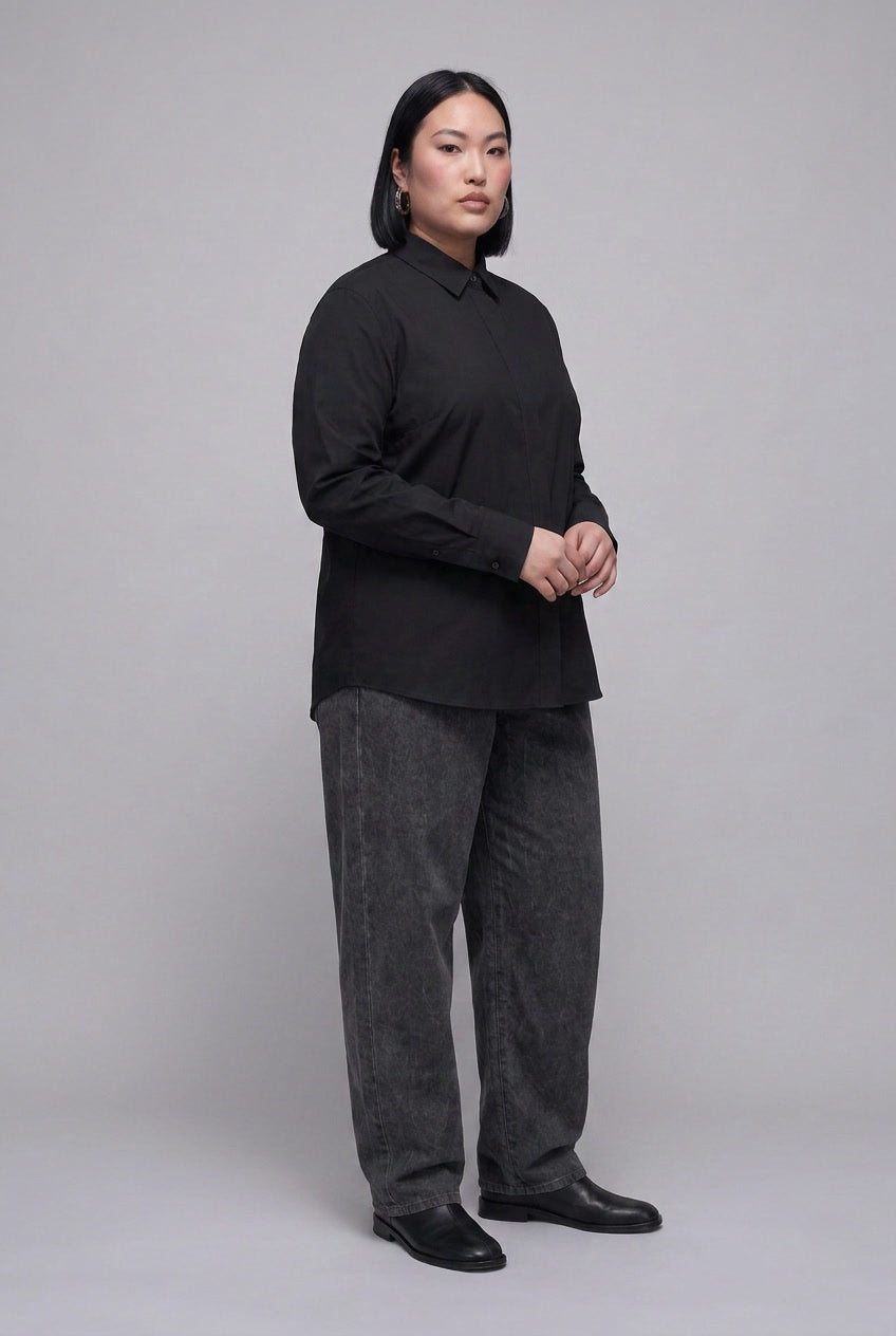 4-Way Stretch Solid — The Unbound Ease Shirt in Black — 94% cotton 6% spandex 4-way stretch dress shirt, made to measure